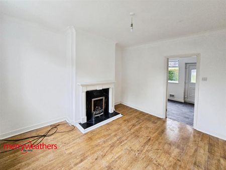3 bedroom semi-detached house to rent - Photo 2