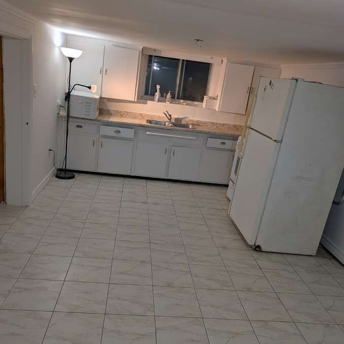 For Lease - 21 Patricia Avenue, Toronto, Ontario - Photo 1