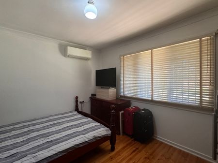 10 Woolnough Place, Cartwright NSW 2168 - Photo 4