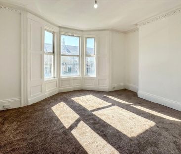 3 bedroom end of terrace house to rent - Photo 2