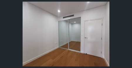 Sunny Morden 1 Bedroom Apartment in Gordon - Photo 3