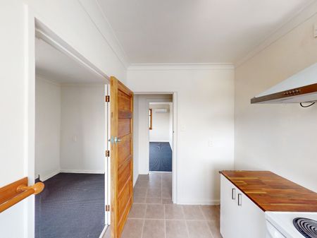 Roslyn - 2 Bedrooms - Photo 2