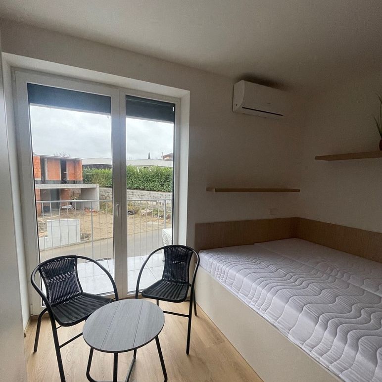 Pronájem bytu 1+kk 27 m² - Fotografie 1