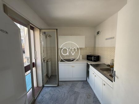 Location Appartement 1 pièce 37m² HYERES 83400 - Photo 3