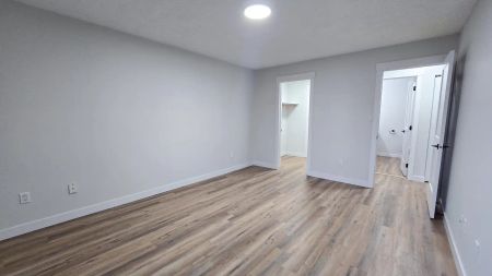 Pineridge Grove Estates — 2 Bedroom - Photo 2