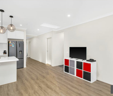 East-Facing Family Gem in the Prestigious Riverdale Estate, Tarneit! - Photo 1 | Rentumo