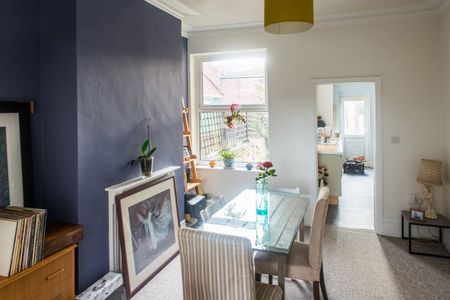 3 Bed Terraced House, Moorfield Road, M6 - Photo 3