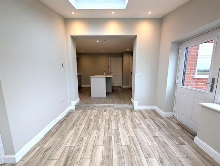 2 bedroom semi-detached house to rent - Photo 2