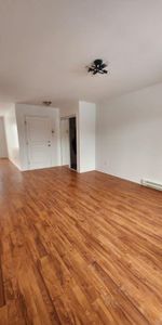 Grand 4 ½ style condo fraichement peinturé Boulevard Iberville, Repentigny (Lanaudière) - Photo 4