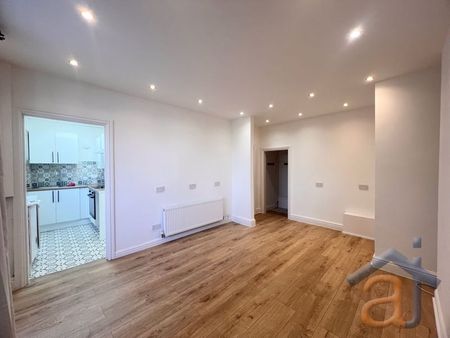 To Let – Studio Apartment, St. Lukes Road, Southport – Ground Floor - Photo 2