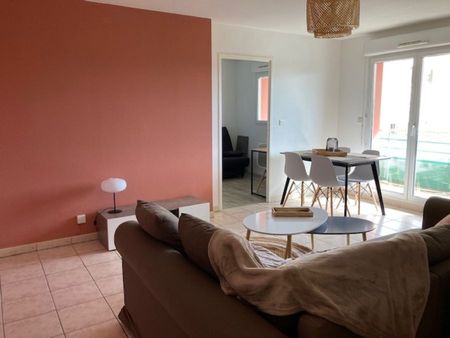 SUPERBE T2 BIS EN RESIDENCE SECURISEE AVEC GRAND BALCON ET PARKING - Photo 3