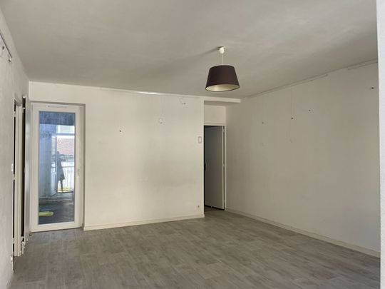 Location appartement 3 pièces, 64.00m², Fontenay-le-Comte - Photo 1
