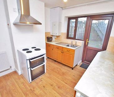 3 bedroom terraced house to rent - Photo 5