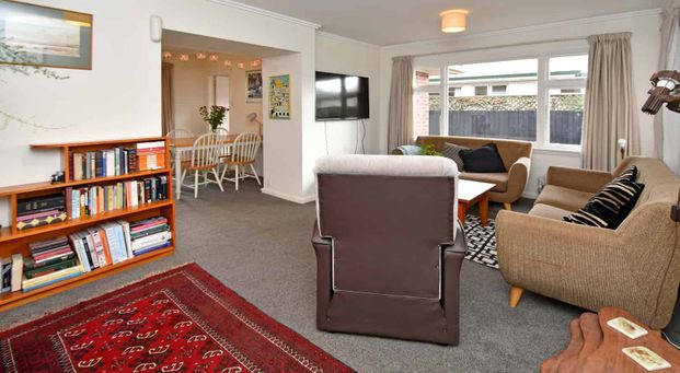 Character, Comfort & Convenience! - Photo 1