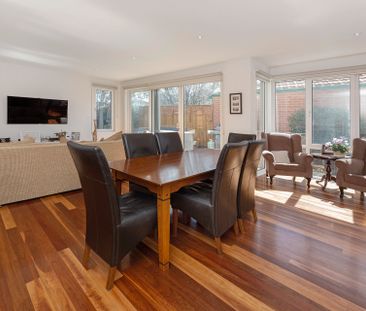 LUXURY LIVING IN HAMPTON - Photo 3
