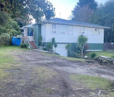 Family Living - Photo 4