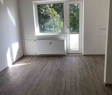 Zentrale Lage: Gemütliche 2,5-Zimmer-Wohnung mit Balkon - Photo 3