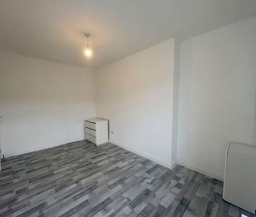 2 bed apartment to rent in DH9 - Photo 2