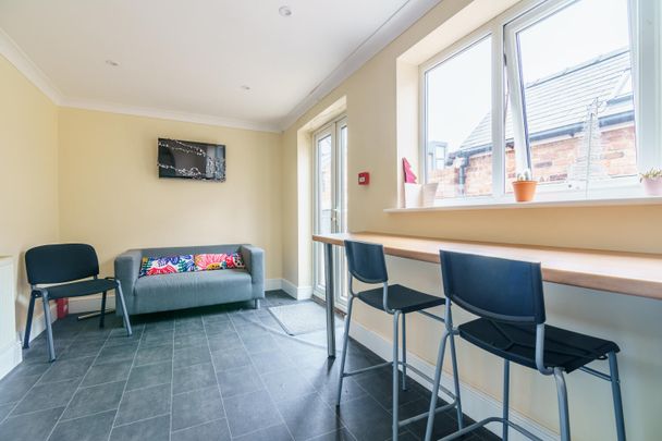 42 , Clarence Street - Photo 1