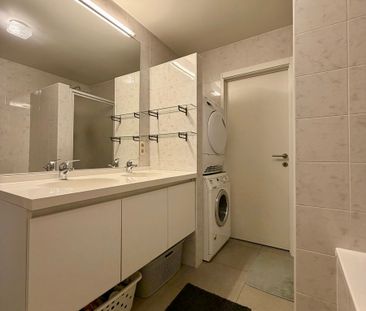 Zeer knap, ruim appartement met 2 slpks en garage - Photo 6