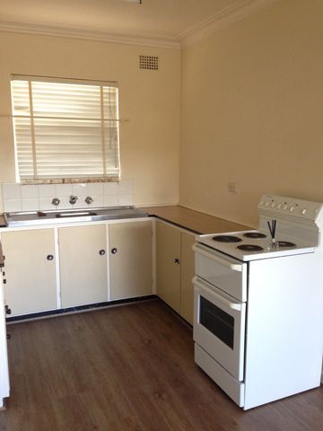 West Tamworth upstairs unit - Photo 3