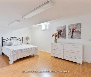 Detached Home For Lease | W9245835 - Photo 5