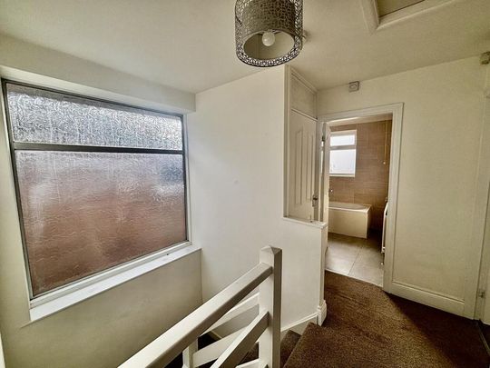 4 bedroom detached house to rent - Photo 1