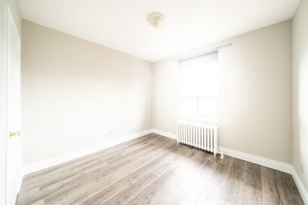 For Lease - 352 Lakeshore Road Unit# 9, Mississauga, Ontario - Photo 2