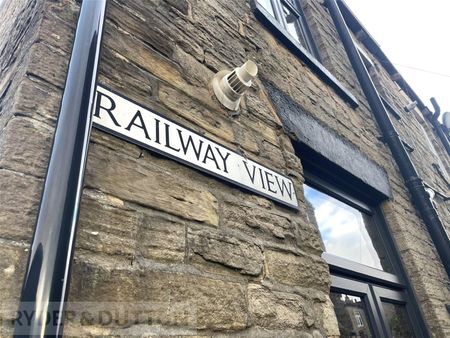 Railway View, Springhead, Oldham, Lancs, OL4 - Photo 2