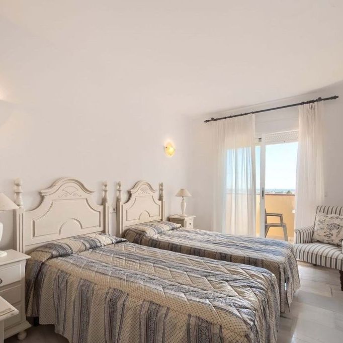 Luxury Semidetached House for rent in Málaga, Spain - Photo 1