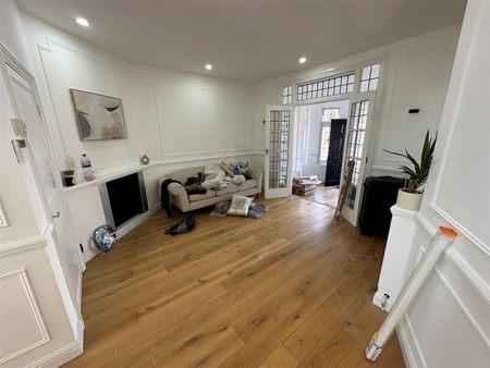 Penshurst Gardens, HA8 9TP, Edgware - Photo 3