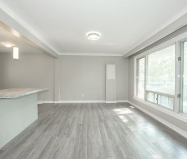 **STUNNING** 3 Bedroom Main Unit in the North End!! - Photo 2