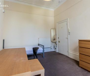 1 bedroom in a house share to rent - Photo 6