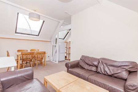 Lime Walk, Headington - Photo 2