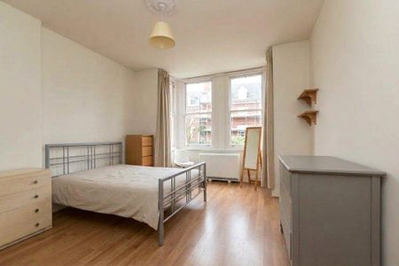 4 bedroom terraced house to rent - Photo 3