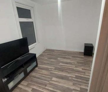 Clacton Road, London, E17 - Photo 3