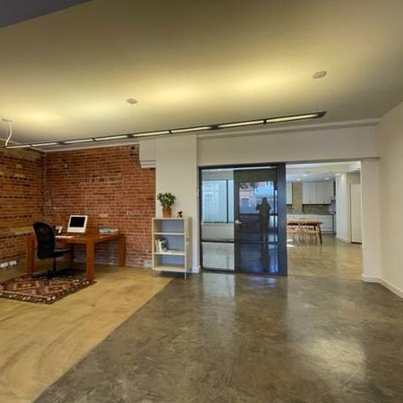 APT or LIVE/WORK - Exposed Brick - main floor - Photo 1