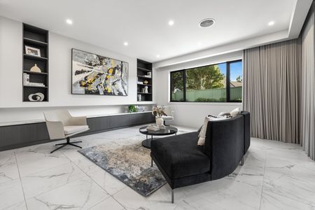 Modern Elegance & Family Comfort in a Prime Glen Waverley Location - Photo 3