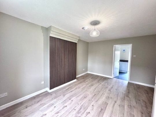 Sevenoaks drive, Bolton BL3 - Photo 1