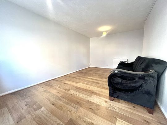 Adeliza Close, Barking, IG11, Property for rent - Photo 1