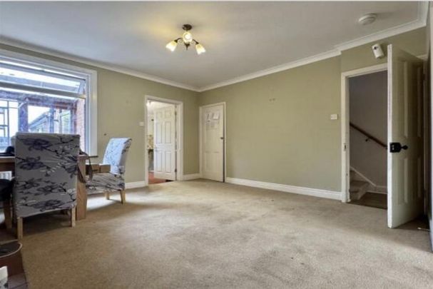 4 bedroom semi-detached house to rent - Photo 1