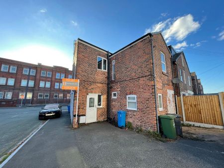 2 bedroom flat to rent - Photo 2