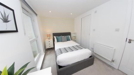 1 bedroom Flat To Let - Photo 5