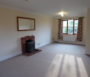 5 bedroom detached house to rent - Photo 1