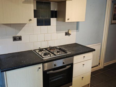 1 bedroom flat to rent - Photo 2