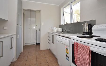 Family home in a quiet location - Photo 5