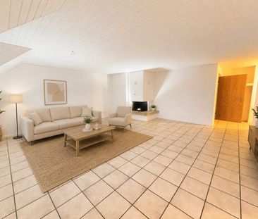 Schöne, grosszügige 4.5-Zimmerwohnung im 2. Obergeschoss eines gepf... - Photo 3