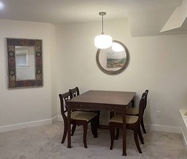 Lovely 2 bedroom furnished suite in Kitsilano - fantastic location! - Photo 1