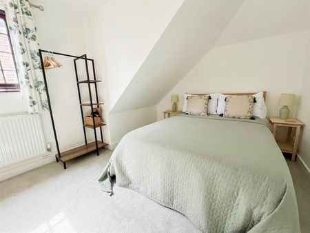 The Bourne, Hastings, TN34 3AY - Photo 2