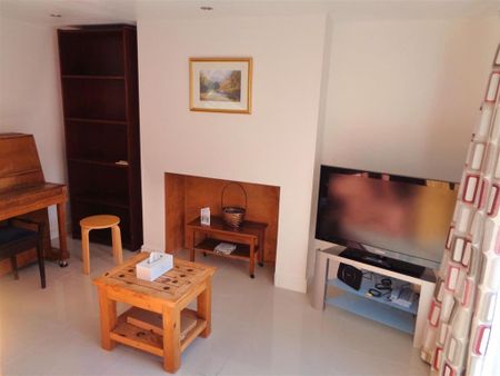 2 bedroom cottage to rent - Photo 2